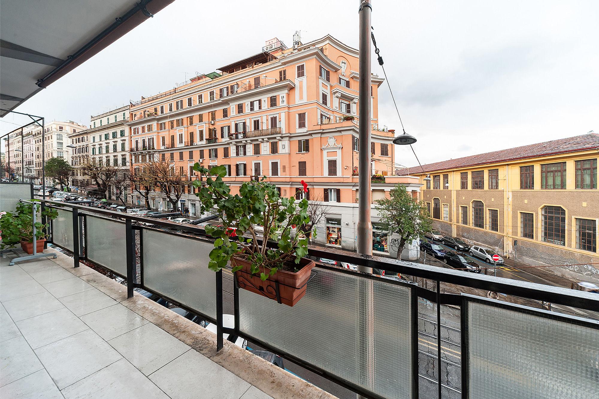 Hosting Flats Guest House Rome Extérieur photo