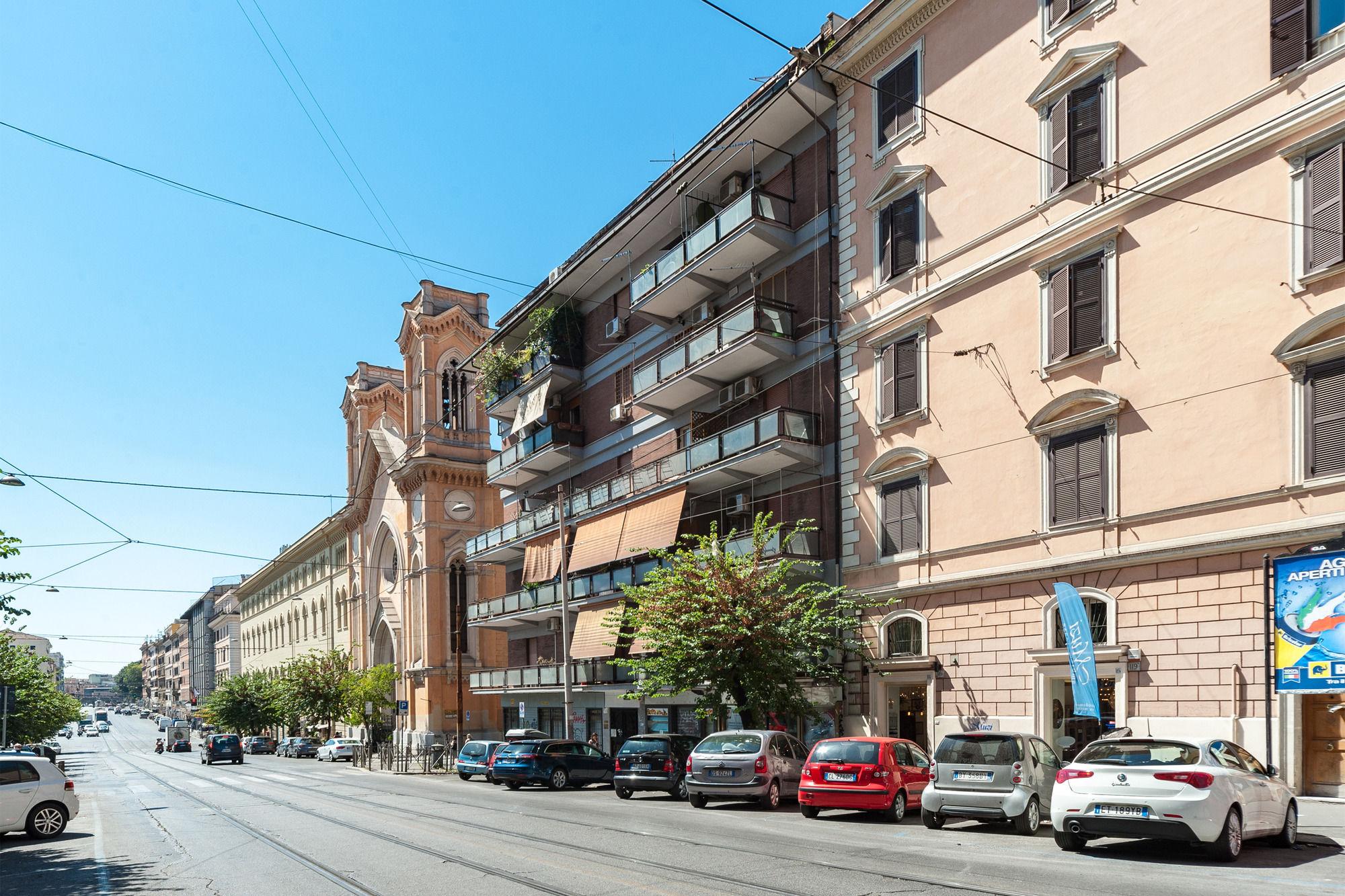 Hosting Flats Guest House Rome Extérieur photo