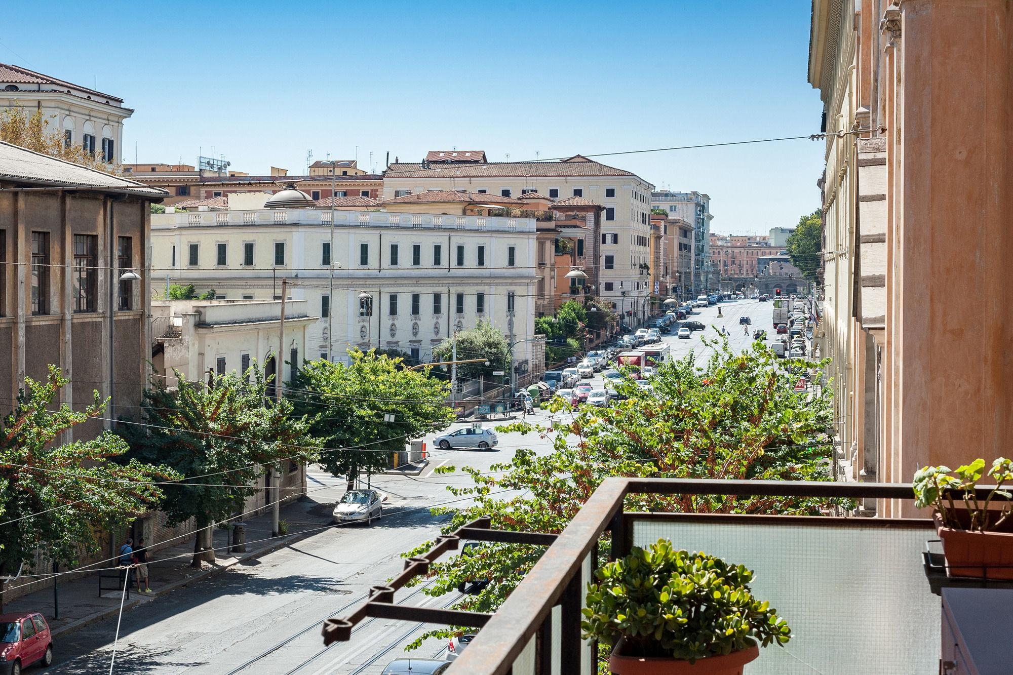 Hosting Flats Guest House Rome Extérieur photo