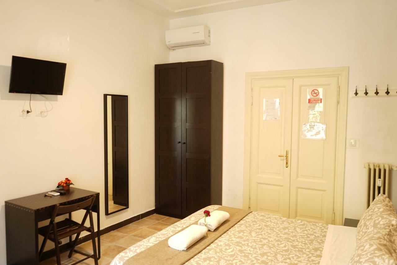 Hosting Flats Guest House Rome Extérieur photo