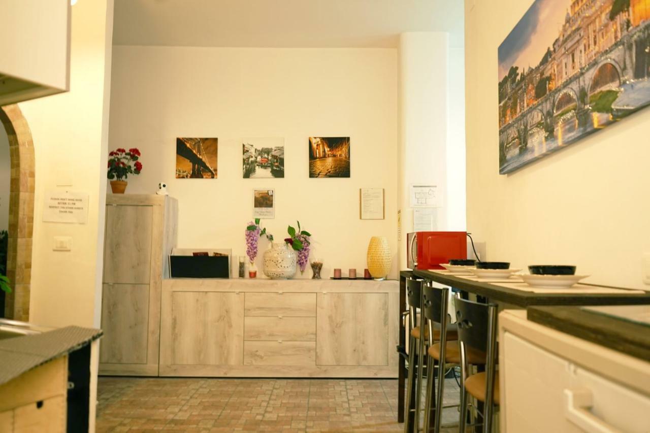 Hosting Flats Guest House Rome Extérieur photo